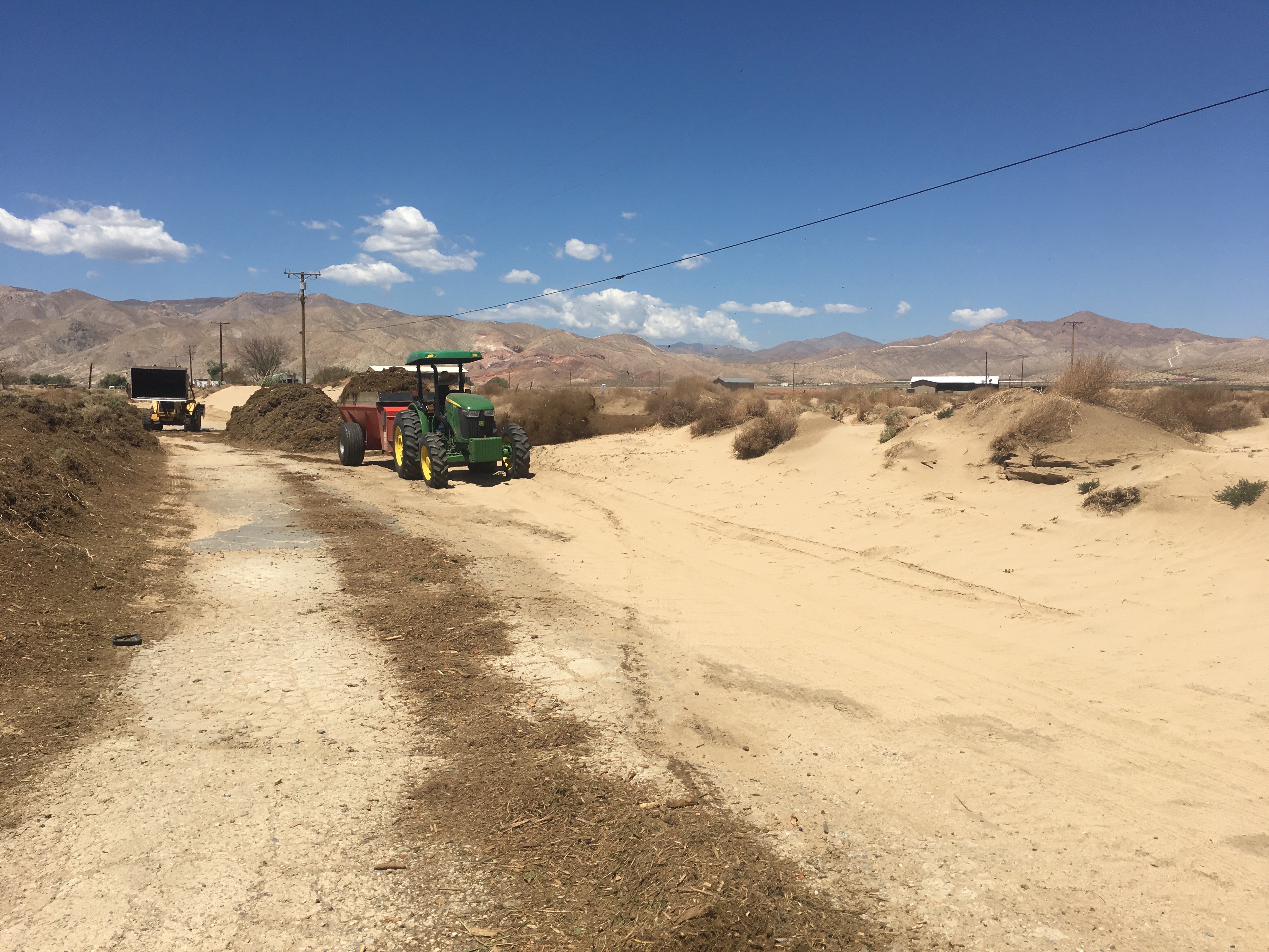mulch spreading service